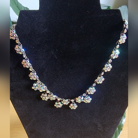 Vintage Elegant Floral Statement Crystal Necklace - Picture 2 of 7